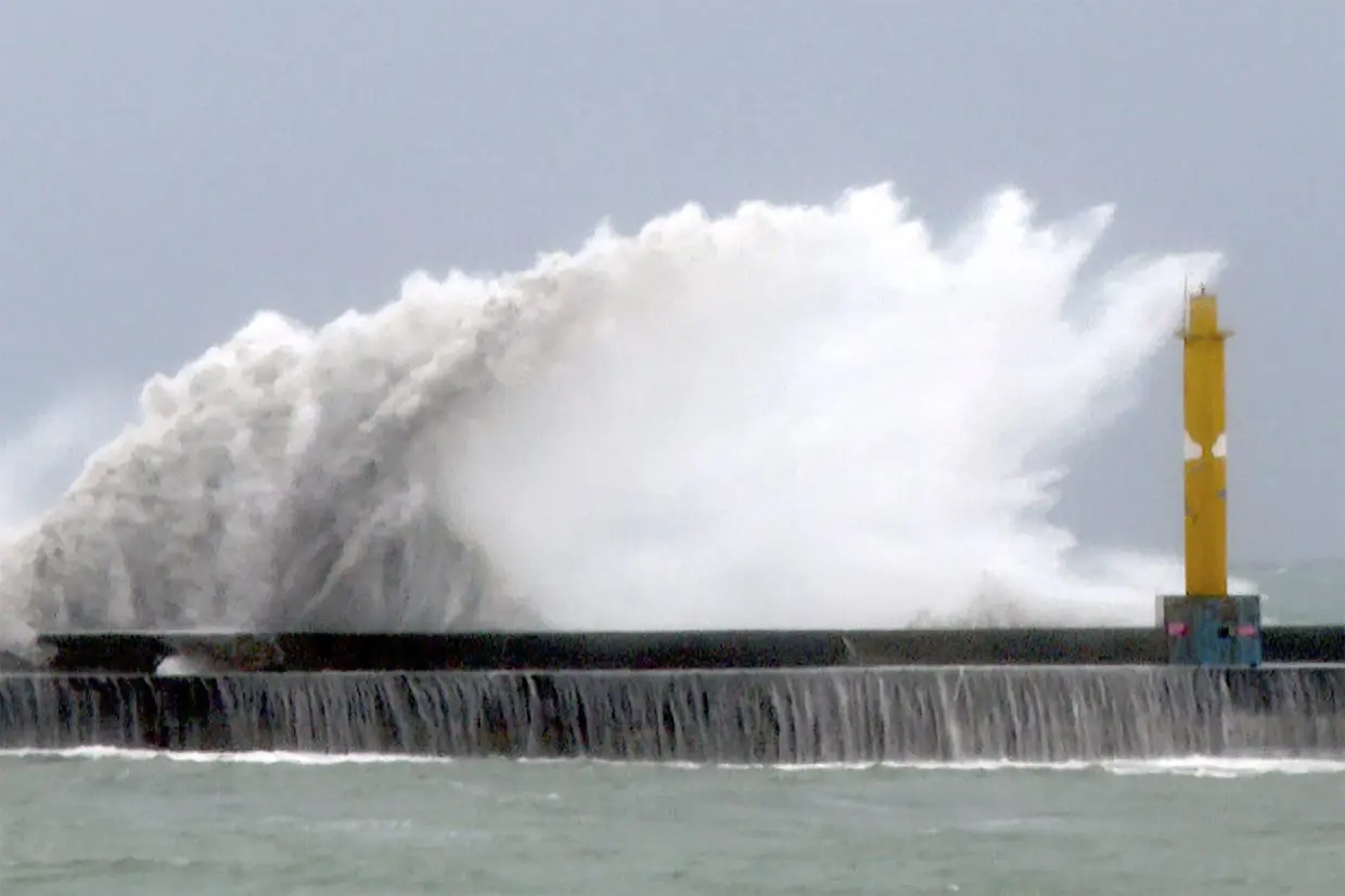 As Typhoon Gaemi Approaches Taiwan Has Been Shuts Down