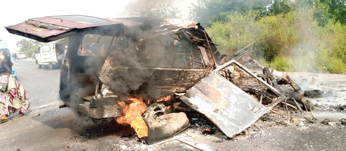 Vehicle Torched by Angry Mob After Fatal Road Accident in Ogun